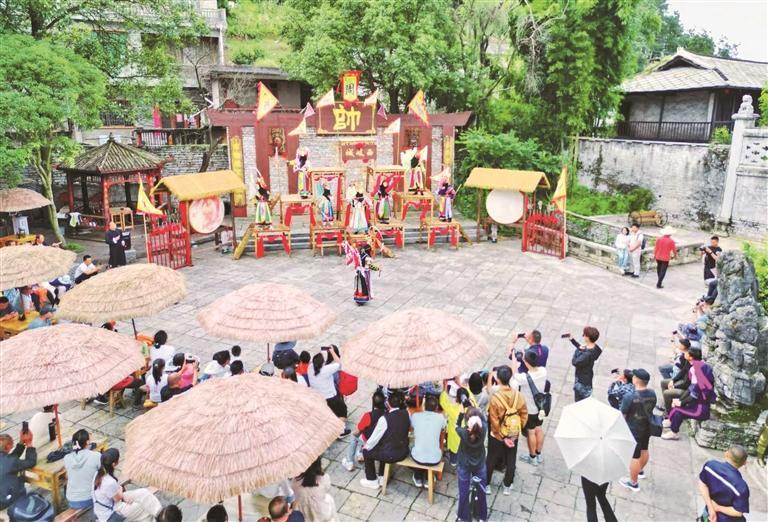 安顺地戏可感可演可带走