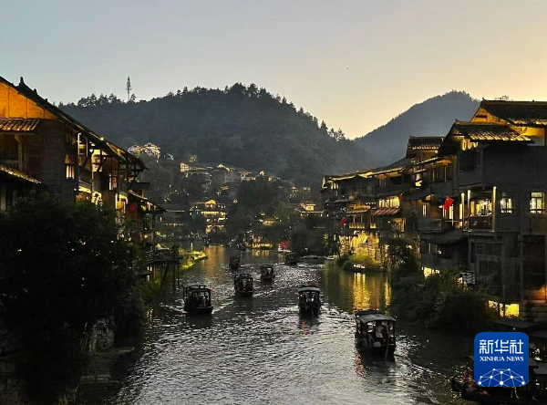 古寨新韵 非遗民俗点亮假日烟火