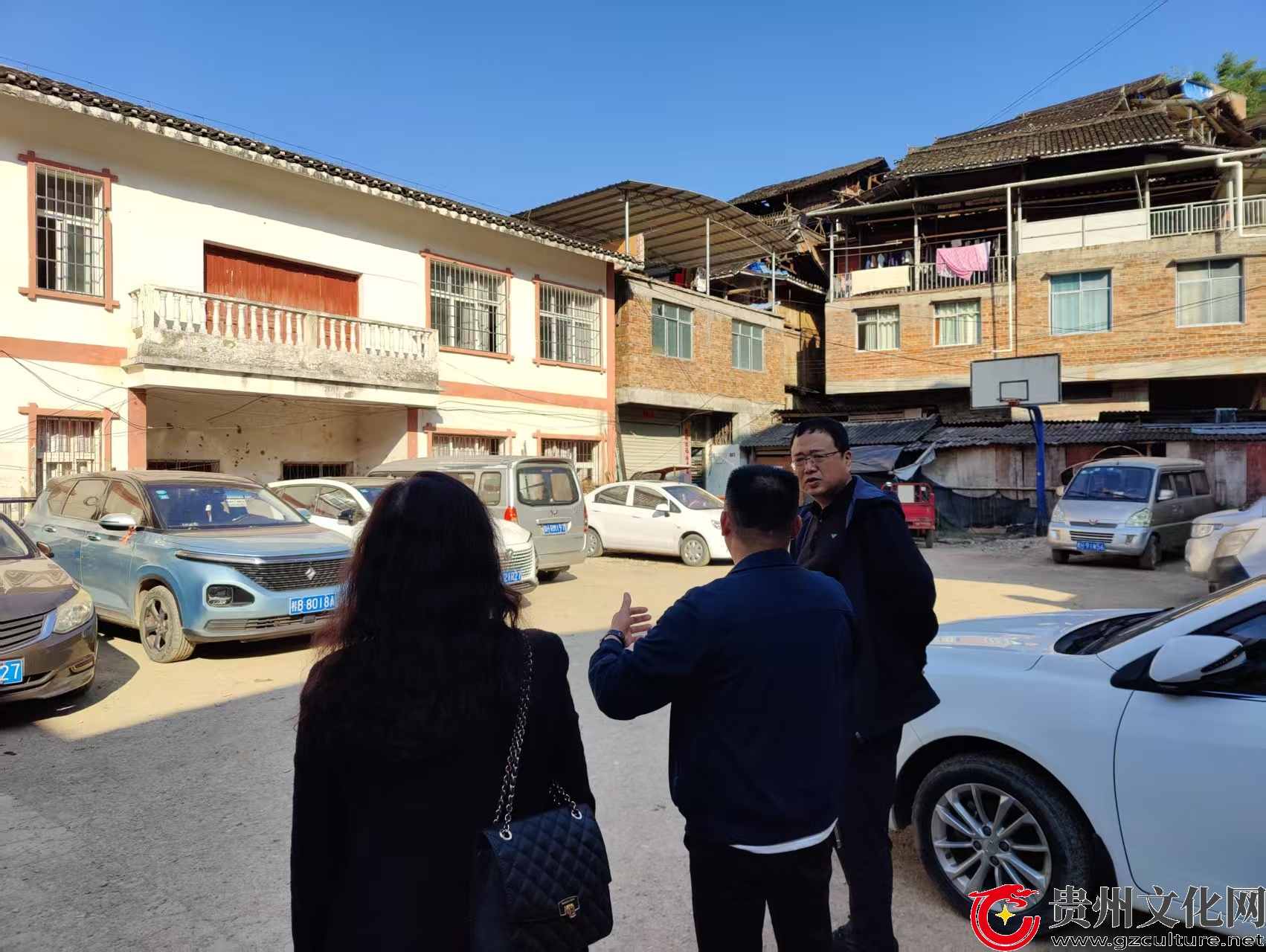  黔东南州住房公积金管理中心投入7万元   有效整治地坪村污水滞留问题