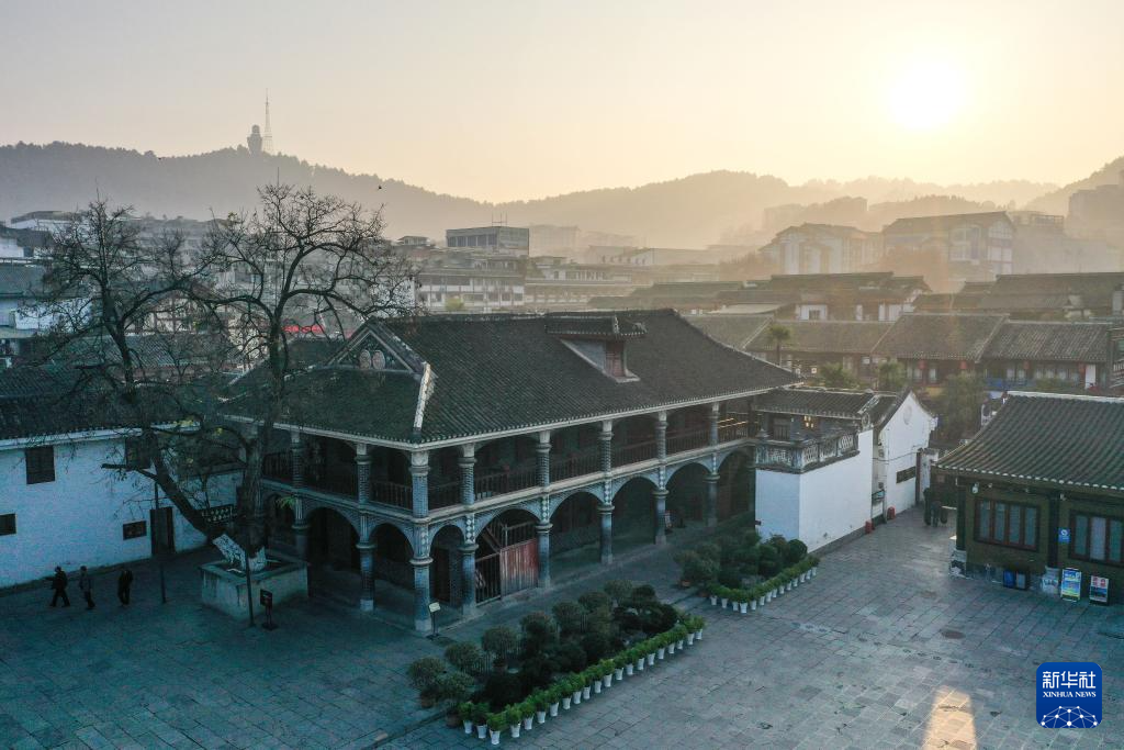 红色文旅带火这座“转折之城”