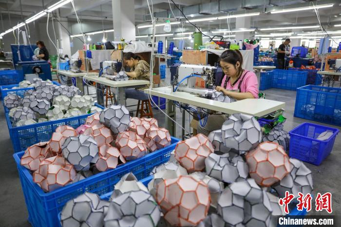 贵州施秉外贸企业造球忙 产品畅销海外