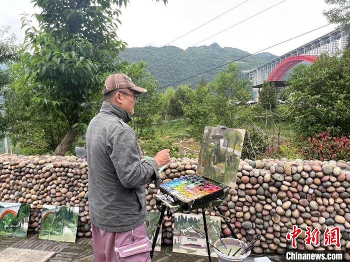 知名画家与海内外摄影师赴贵州以绘画+摄影形式讲述“桥”故事