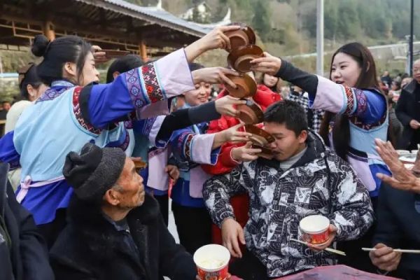 印江：杀猪拔河打糍粑 农运欢歌迎冬至