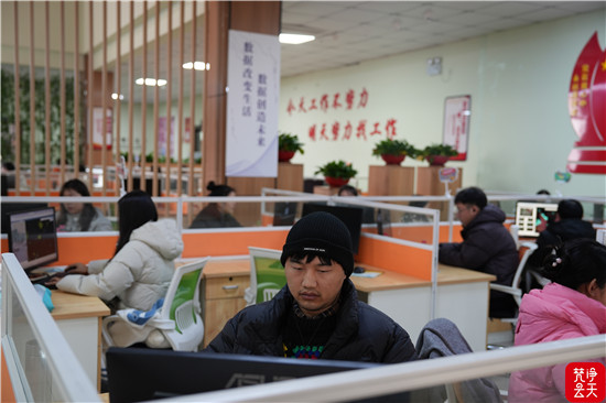 万山：AI豆计划促就业增长