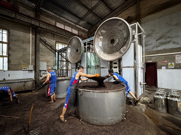 贵州仁怀：新技术新设备 白酒产业绿色转型再提速