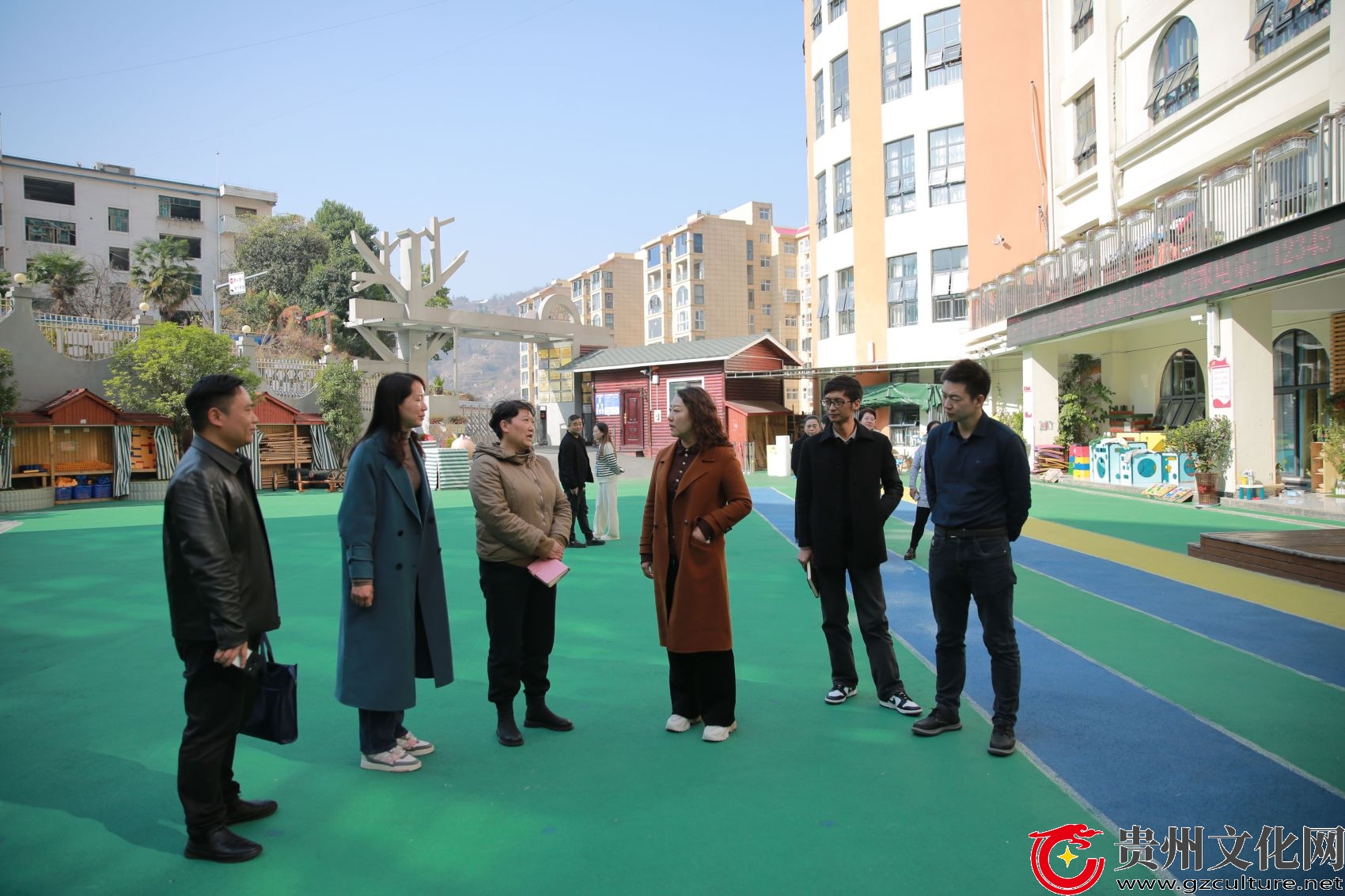 毕节市教育局党组成员、副局长金莉一行到赫章县第一幼儿园调研