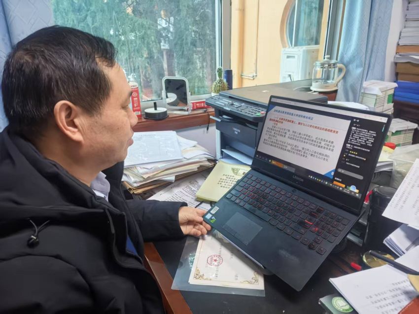 民中宣传科 章刚 摄2