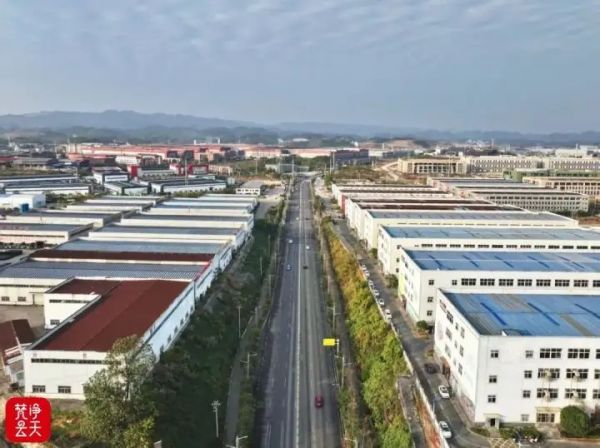 年产200万件大龙开发区箱包出海又出彩