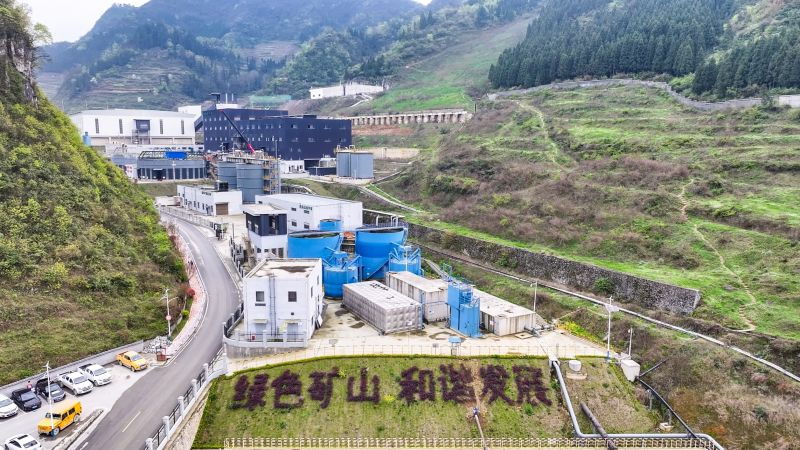 3月25日拍摄的贵州锦麟化工有限责任公司摩天冲磷矿矿区（无人机照片）。（李印 摄）.jpg