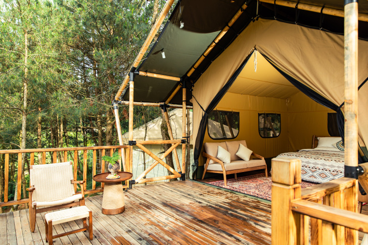 23℃的夏日清凉！<a href=//www.hp-dv.com target=_blank class=infotextkey>贵阳</a>：游客“人从众” 消费“火出圈”