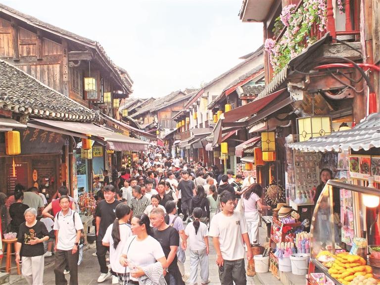 贵阳青岩古镇打造“状元的路”沉浸体验活动