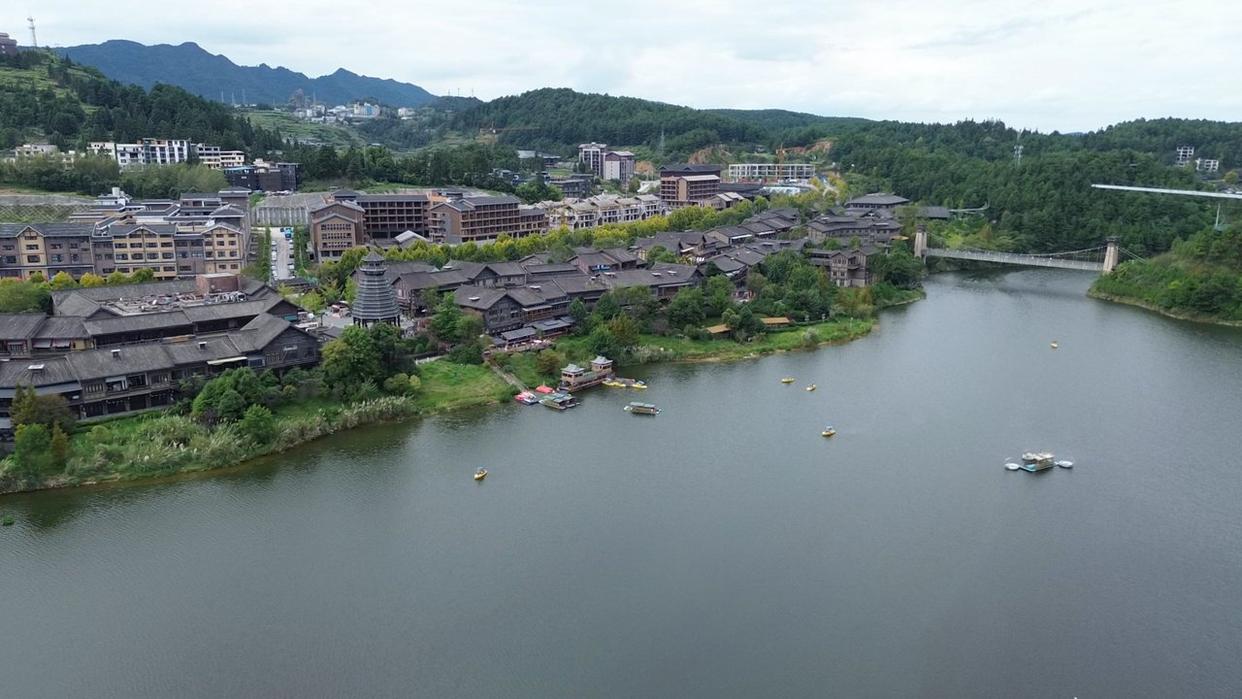 贵州丹寨：冬季旅游市场持续升温 “非遗+康养”引客来