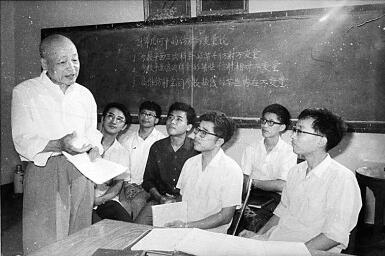 舍我其谁报国志，碧血丹心爱国情