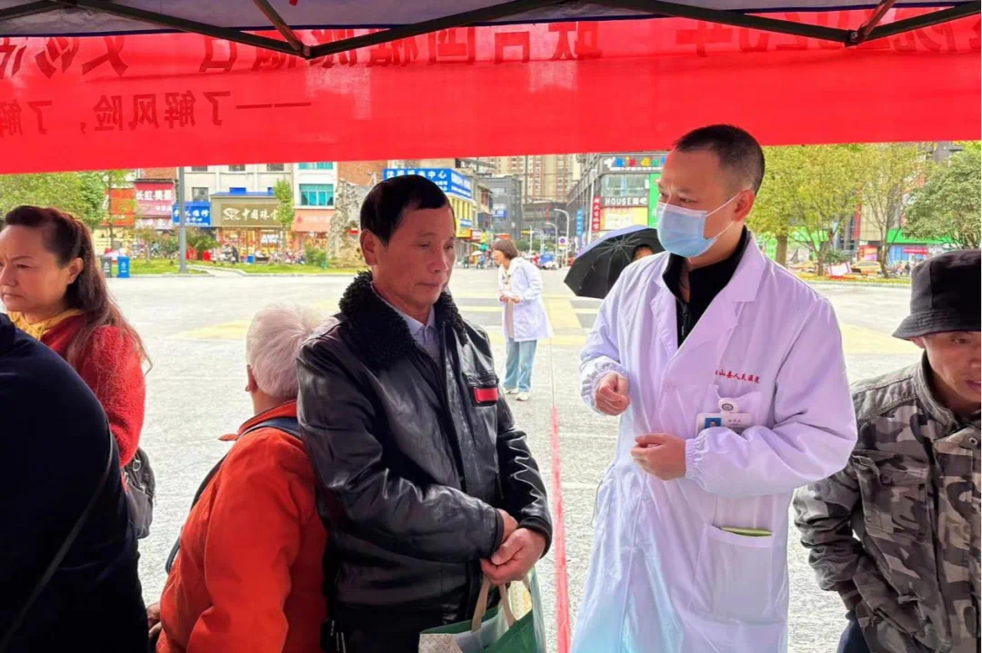 贵州独山：简化诊疗流程 解决群众“看病难”