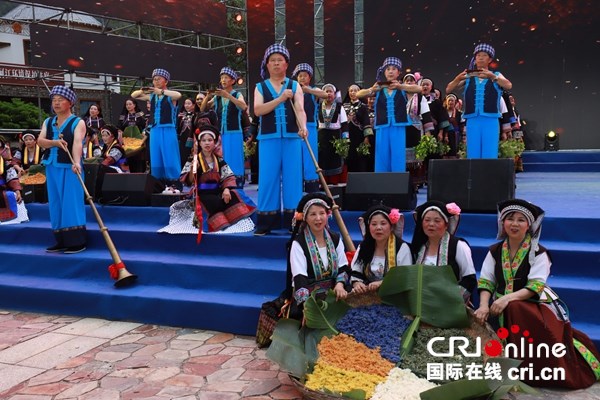 全国夏季“村晚”示范点展示活动在贵州六枝举行_fororder_图片6