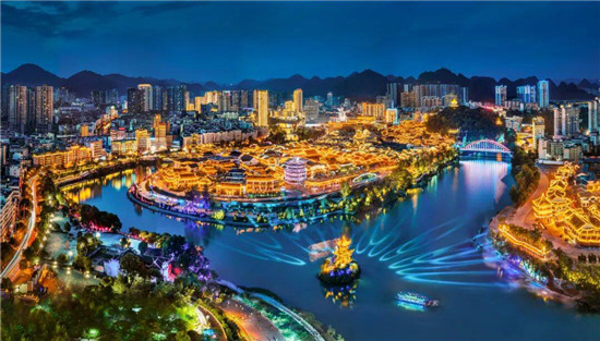 燃动昼夜的舌尖经济：碧江餐饮以夜市与地摊为双翼“出圈”