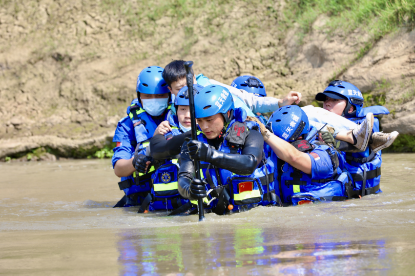 “和美毕节·感恩奋进”：志愿服务沉下去 城市温度升起来