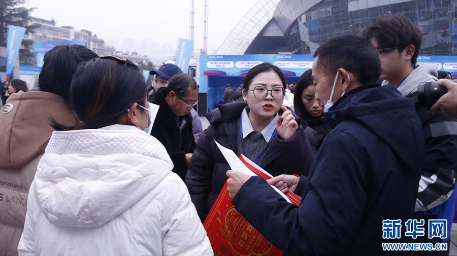 让“劳”有所依 “企”有所靠——五省联动就业服务季促就业暖民心