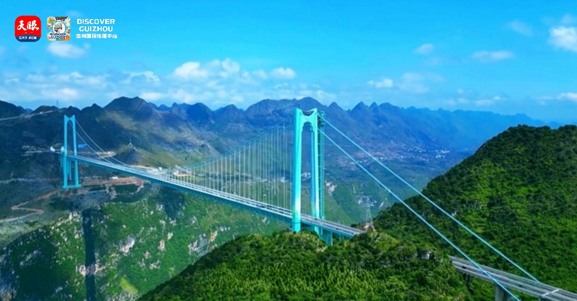 “五一”假期港媒聚焦花江峡谷大桥，香港游客点赞：世界第一等! HK Media praise Huajiang Canyon Bridge, and HK tourists call it “the