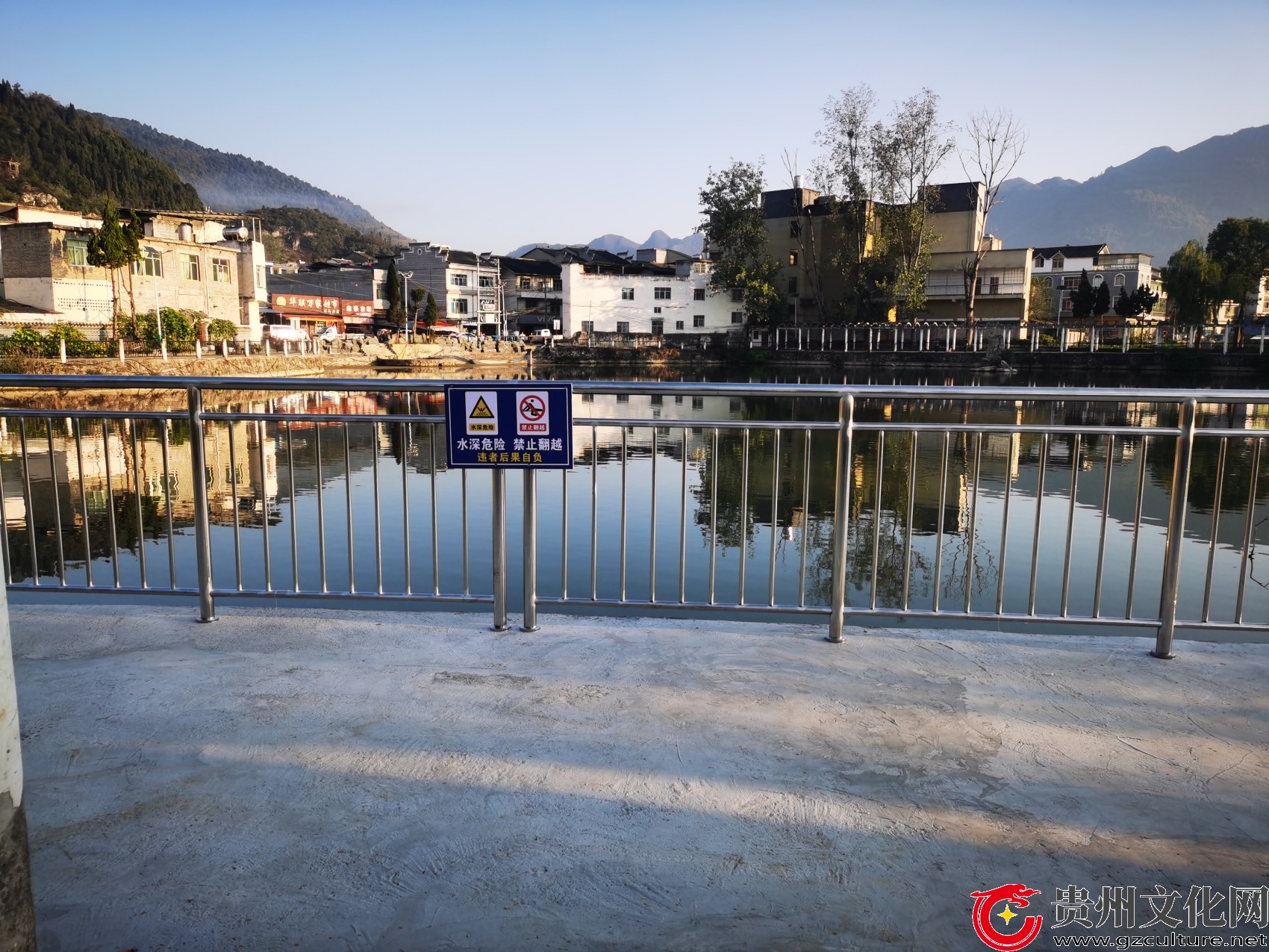 人大代表建议落实到位—— 岩孔街道“明镜湖”旧貌换新颜