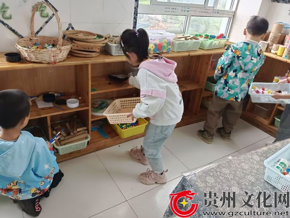 纳雍县勺窝镇中心幼儿园多形式开展德育融合教育