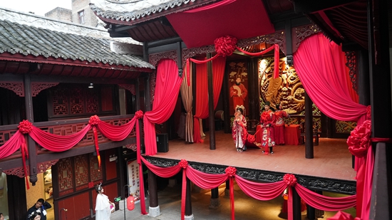 贵州镇远：非遗活化焕新颜  文旅融合谱新篇_fororder_龙神嫁妹巡游.JPG