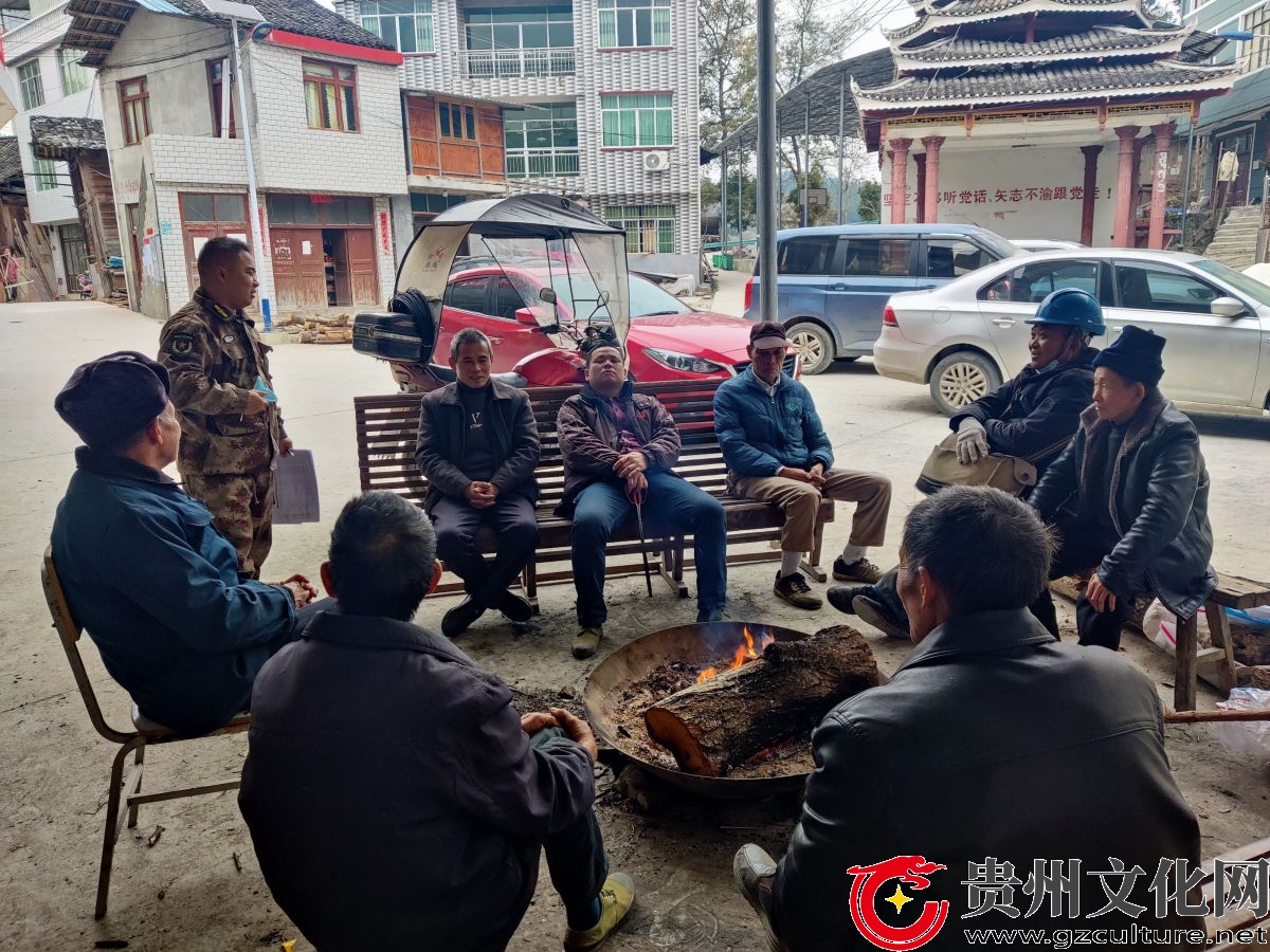 孟彦镇人武部入村开院坝会进行征兵动员.jpg