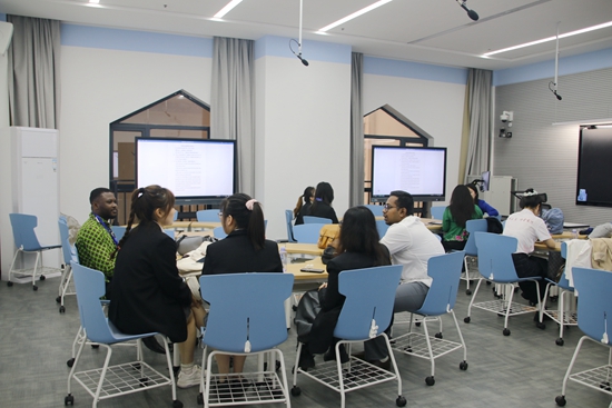 第十五届全国大学生市场调查与分析大赛 研究生组&在华留学生组总决赛在贵大举行_fororder_微信图片_20250519111847
