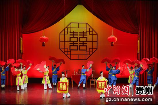 图为演出现场。 瞿宏伦 摄 图为演出现场。 瞿宏伦 摄