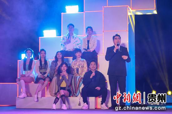 图为演出现场。 瞿宏伦 摄