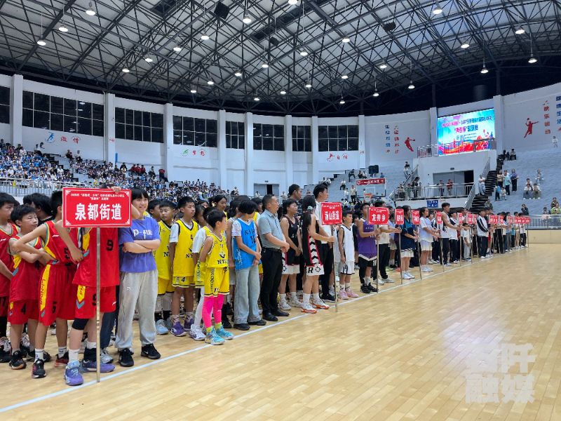 石阡县第九届中小学生“青春杯”篮球赛圆满落幕