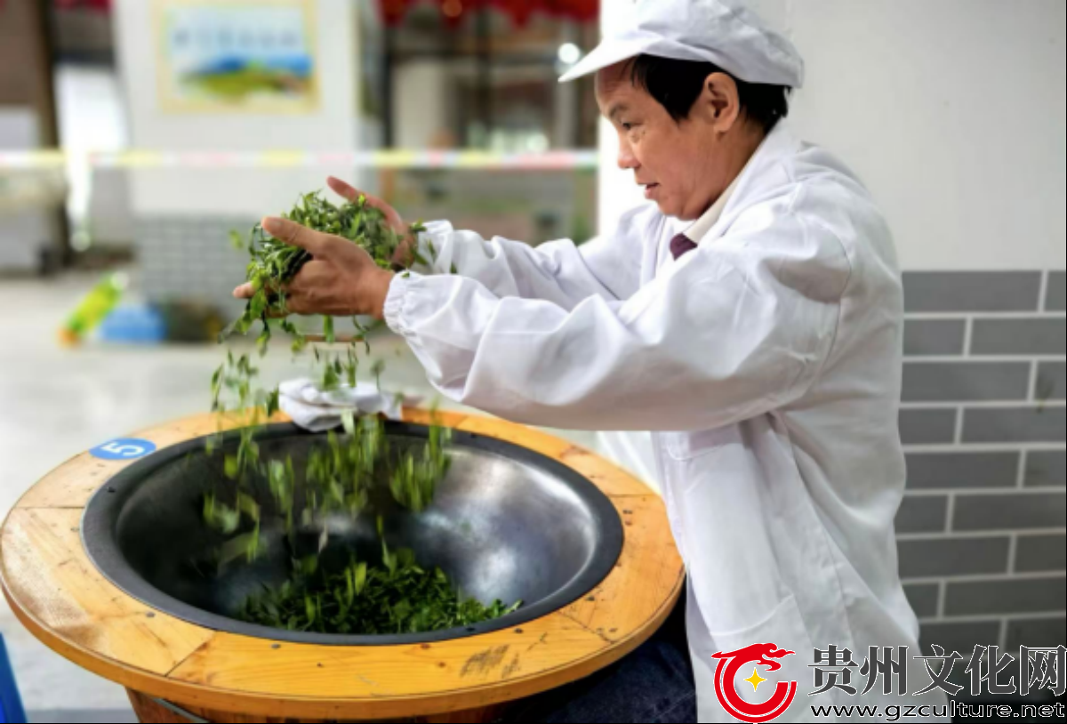 指尖翻飞传匠心 茶香四溢促发展  ——“黎平红·中国侗乡茶城杯”第五届手工制茶技能大赛圆满收官
