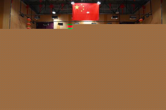 2月26日,在<a href=//www.hp-dv.com target=_blank class=infotextkey>贵阳</a>市南明区花果园第三小学2024年春季学期开学典礼现场,师生正在向大成至圣先师孔老夫子行古礼。 2月26日,在<a href=//www.hp-dv.com target=_blank class=infotextkey>贵阳</a>市南明区花果园第三小学2024年春季学期开学典礼现场,师生正在向大成至圣先师孔老夫子行古礼。