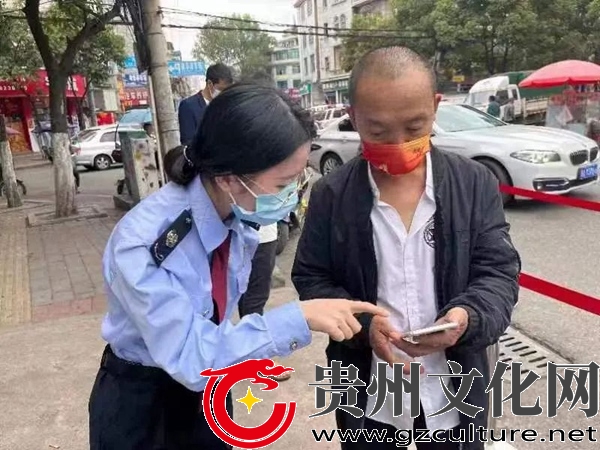 清镇税务局青年团员突击队投入社区疫情防控核酸检测过工作。共青团贵州省委 供图