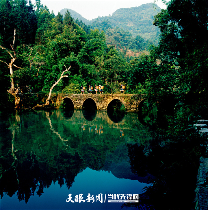 荔波小七孔古桥.jpg