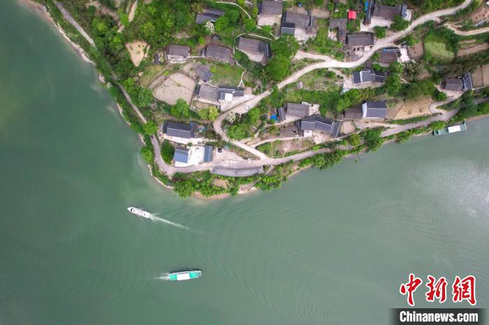 航拍施秉县舞阳河景区。 磨桂宾 摄 航拍施秉县舞阳河景区。 磨桂宾 摄