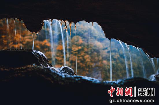 十二背后·地下河谷 十二背后·地下河谷
