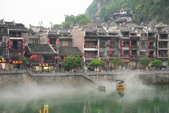 贵州镇远：“五一”旅游新亮点 多彩活动迎客来