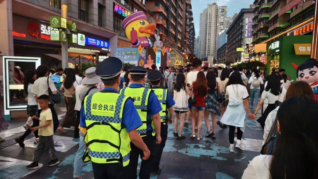 爽爽贵阳·精彩五一｜人从众！“五一”假期青云市集人气爆棚