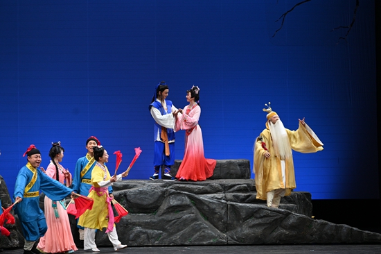 贵州花灯戏《七妹与蛇郎》亮相国家大剧院