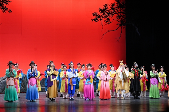 贵州花灯戏《七妹与蛇郎》亮相国家大剧院_fororder_微信图片_20250514170329