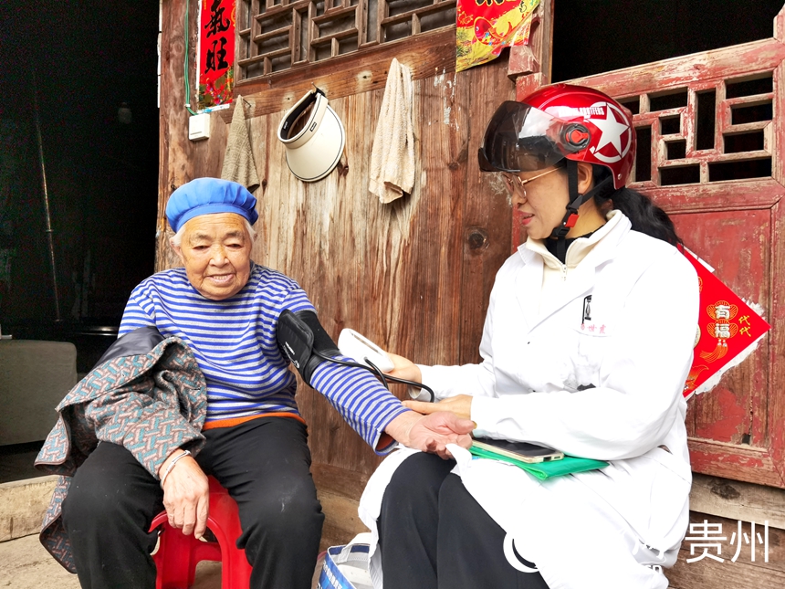 “白求恩奖章”获得者杨世霞： “乡亲们健康，是我最大的心愿”