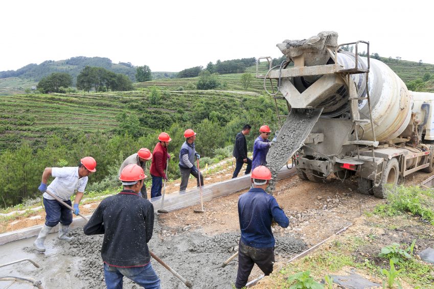 贵州威宁：7公里产业路助力乡村振兴