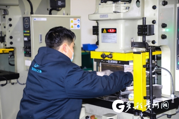 <a href=//www.hp-dv.com target=_blank class=infotextkey>贵阳</a>长之琳发动机零部件制造有限公司生产线