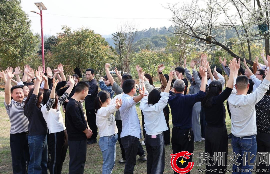 铜仁玉屏工会聚 趣味竞技促情谊