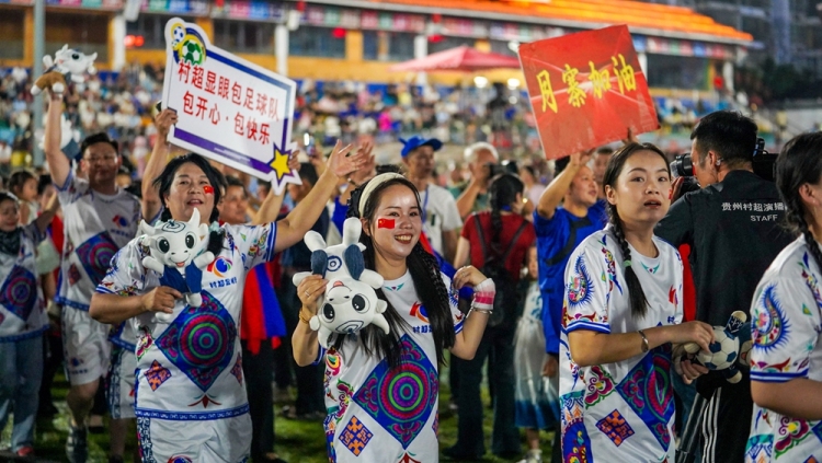 贵州“村超”两周年：全民狂欢 共享足球盛宴_fororder_2025年5月13日，贵州省<a href=//www.hp-dv.com target=_blank class=infotextkey>黔东南</a>苗族侗族自治州榕江县举行贵州“村超”两周年庆典，全民狂欢，共享足球盛宴（周光胜摄）。 (21).JPG
