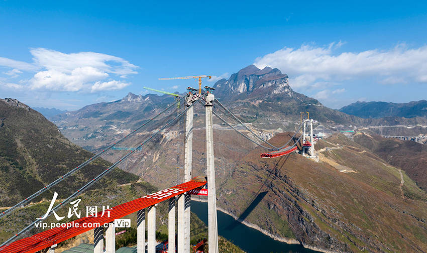 贵州：纳晴高速牂牁江大桥建设如火如荼