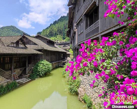 图为乌江寨国际旅游度假区。 刘美伶 摄 图为乌江寨国际旅游度假区。 刘美伶 摄