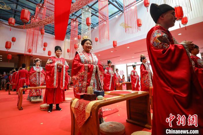 <a href=//www.hp-dv.com target=_blank class=infotextkey>贵阳</a>孔学堂2022年中华婚礼举行