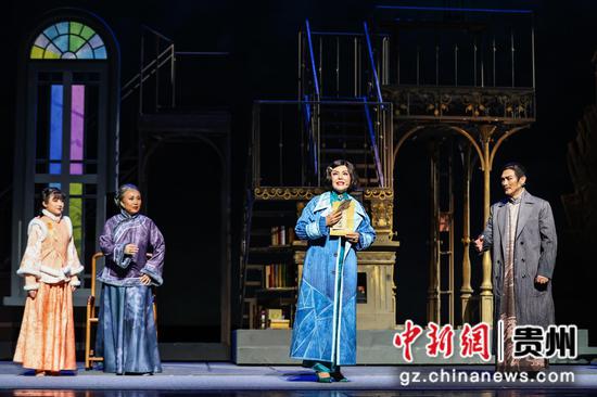 图为演出现场。 瞿宏伦 摄 图为演出现场。 瞿宏伦 摄